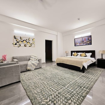 lux studio epic stay