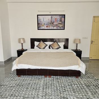 lux studio epic stay