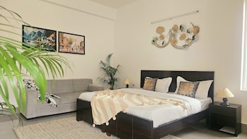 lux studio epic stay