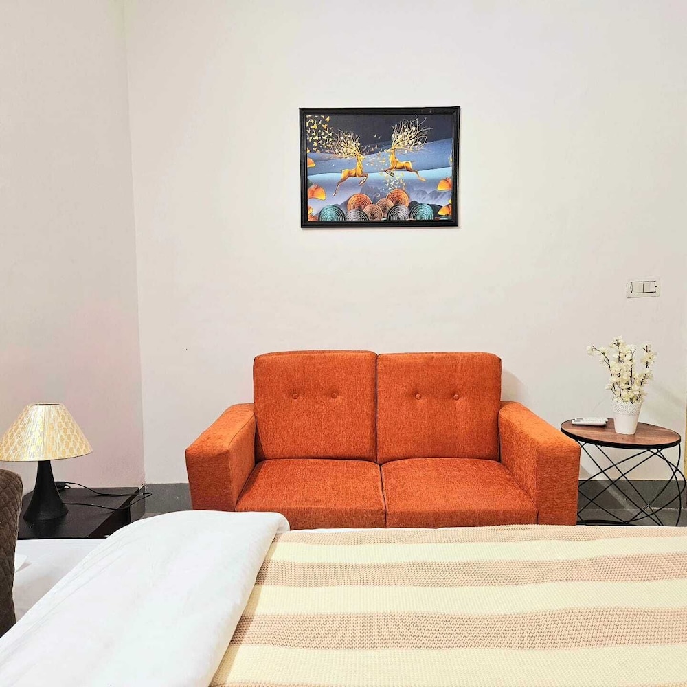 lux studio epic stay