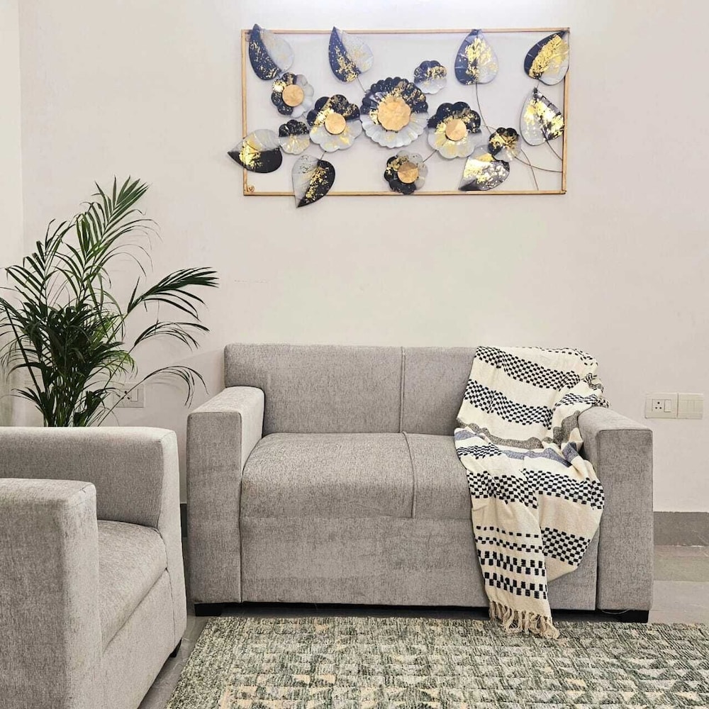 lux studio epic stay