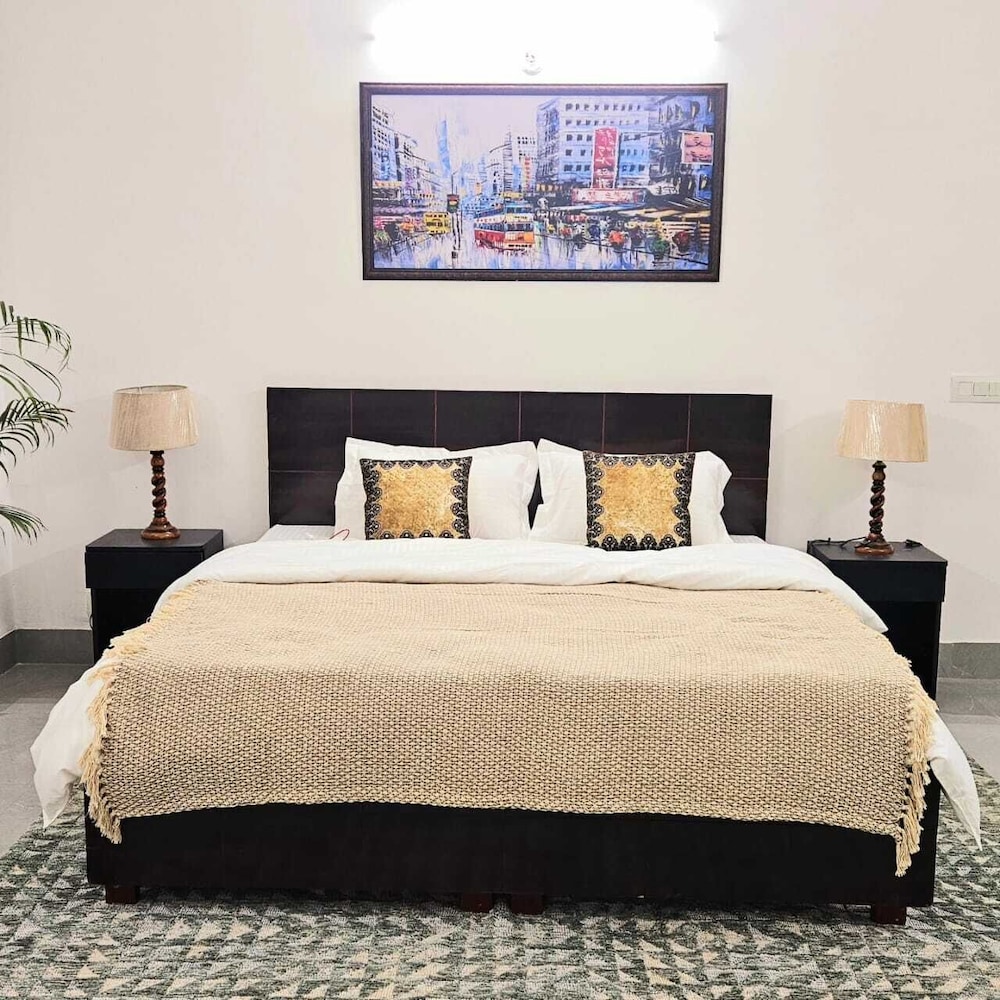 lux studio epic stay