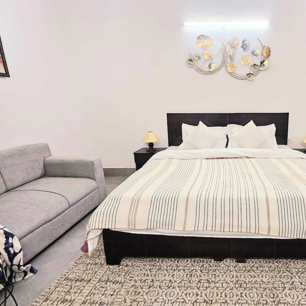 lux studio epic stay