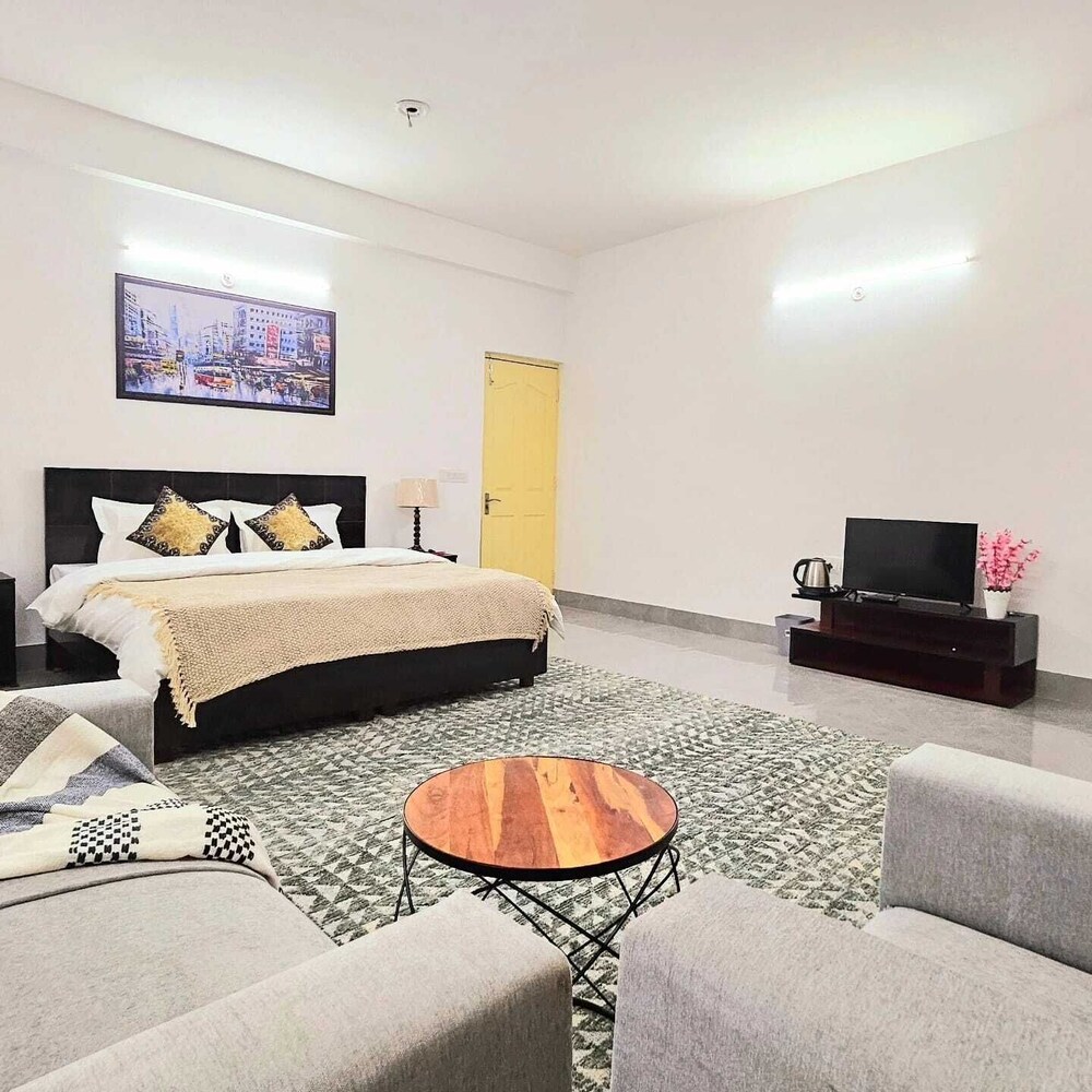 lux studio epic stay