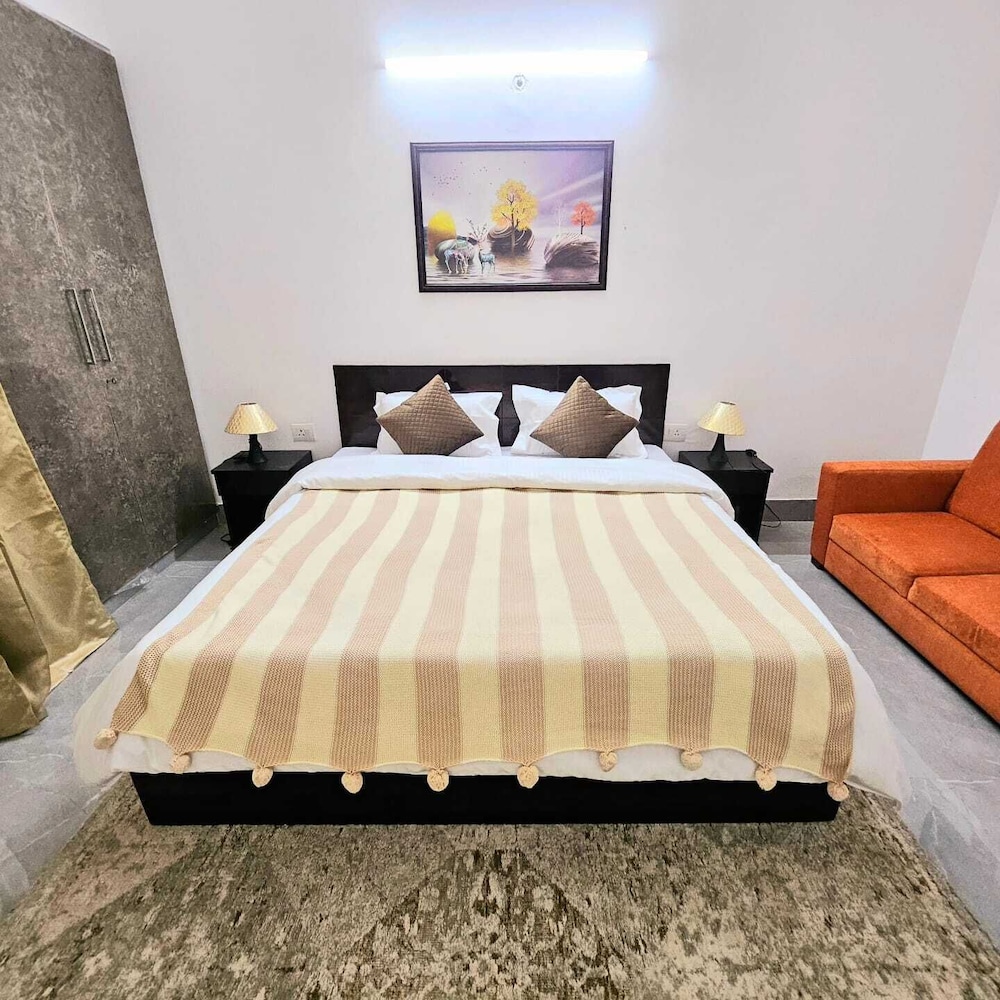 lux studio epic stay