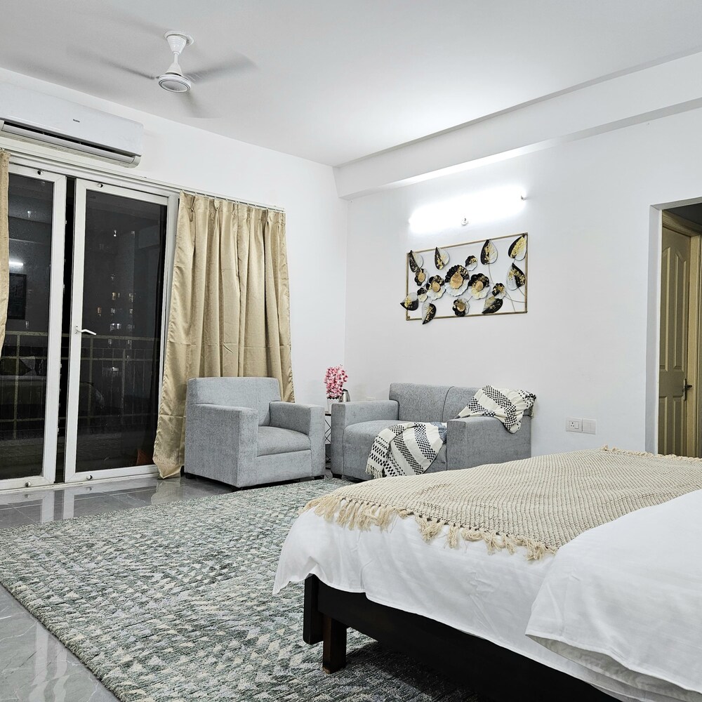 lux studio epic stay