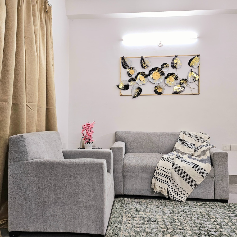 lux studio epic stay