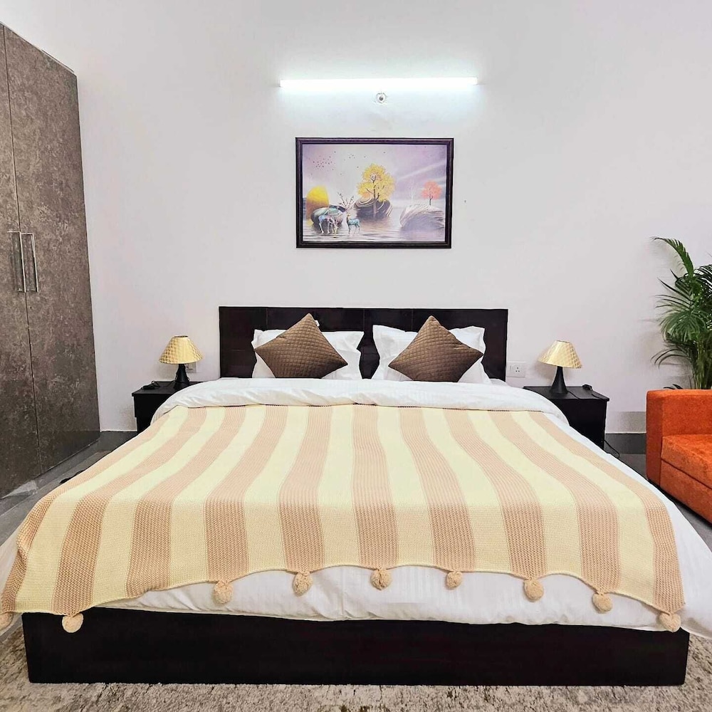 lux studio epic stay