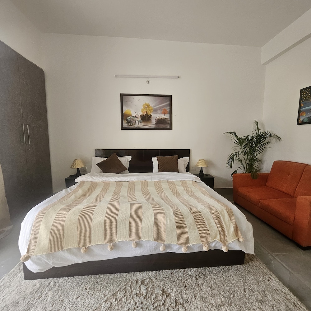 lux studio epic stay