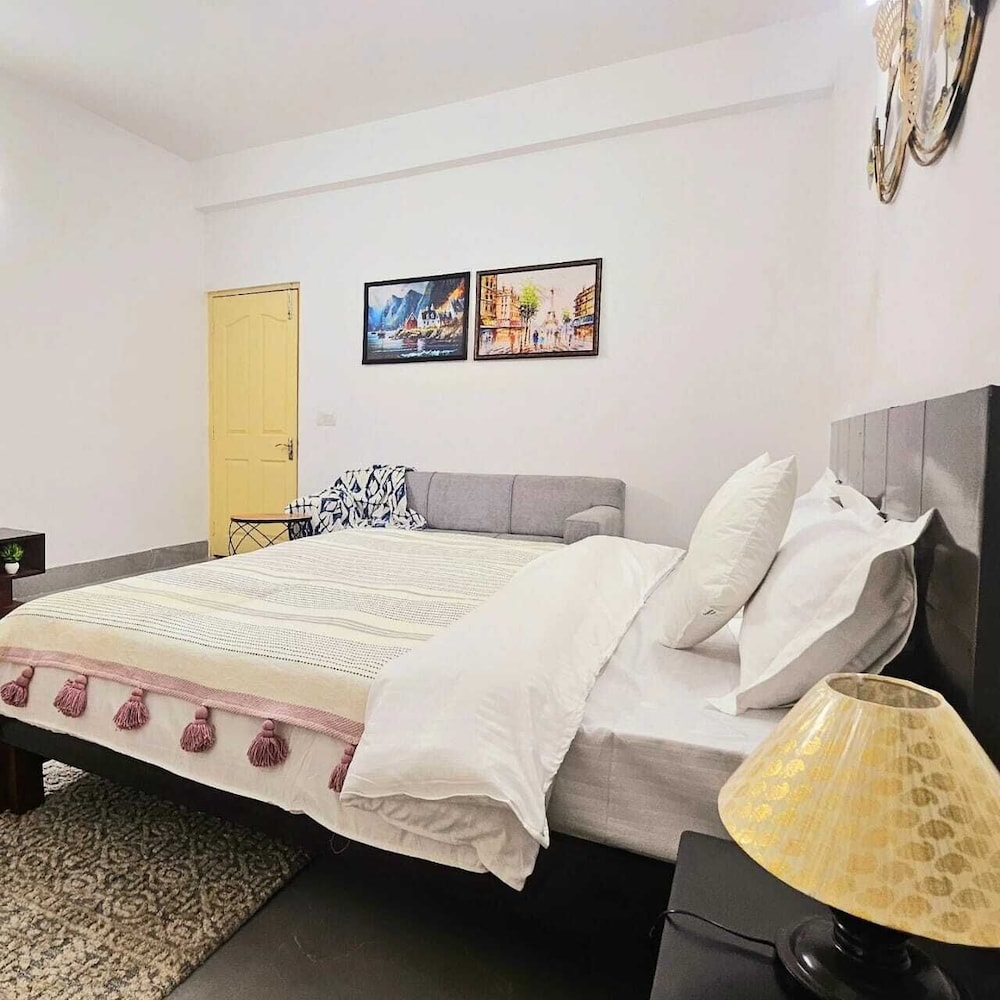 lux studio epic stay