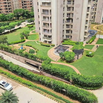 lux studio epic stay