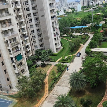 lux studio epic stay