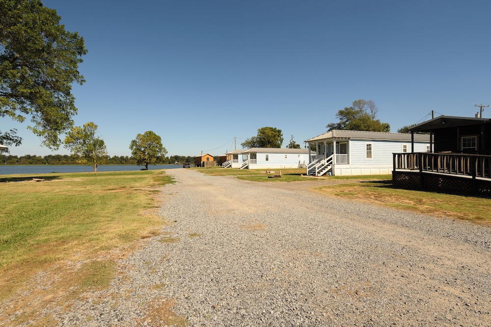 red leaf cottages