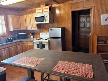 red leaf cottages