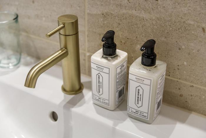 shirehall apartments