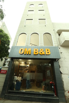 om b and b