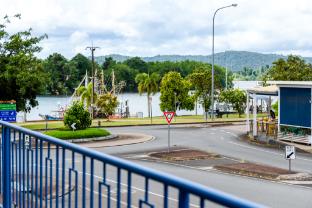 innisfail riverfront motel