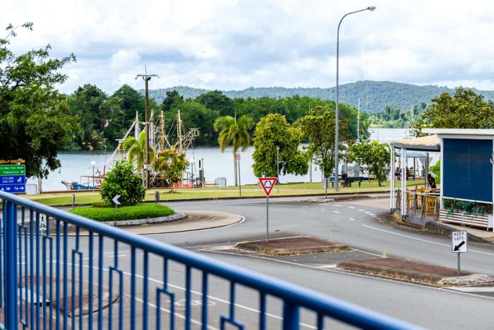 innisfail riverfront motel
