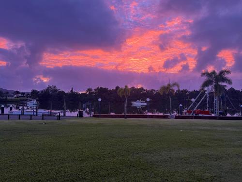innisfail riverfront motel
