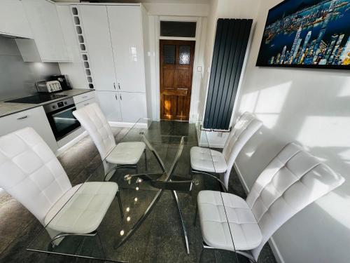 gerrardscross sleeps4 parking petfriendly wembley