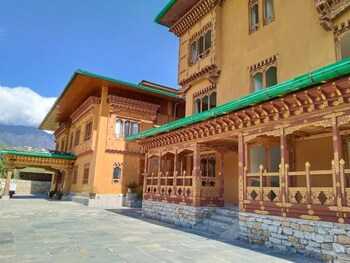 tshang tshang villa