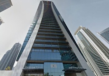 cosmos living goldcrest views1