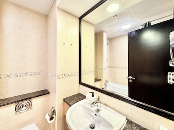 cosmos living goldcrest views1