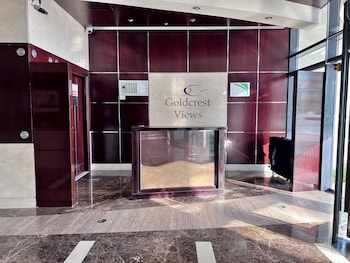 cosmos living goldcrest views1