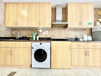 cosmos living goldcrest views1