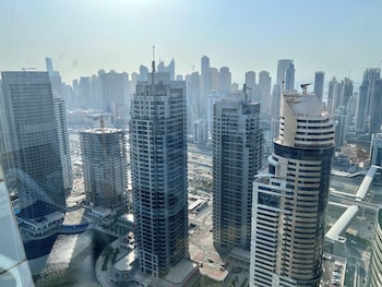 cosmos living goldcrest views1