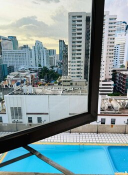 direct rooms at omni complex nana