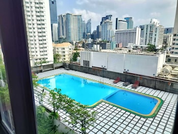 direct rooms at omni complex nana