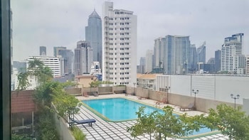 direct rooms at omni complex nana