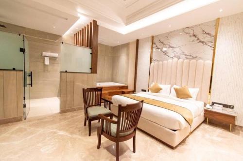 Hotel Miracle Resorts,,4 star