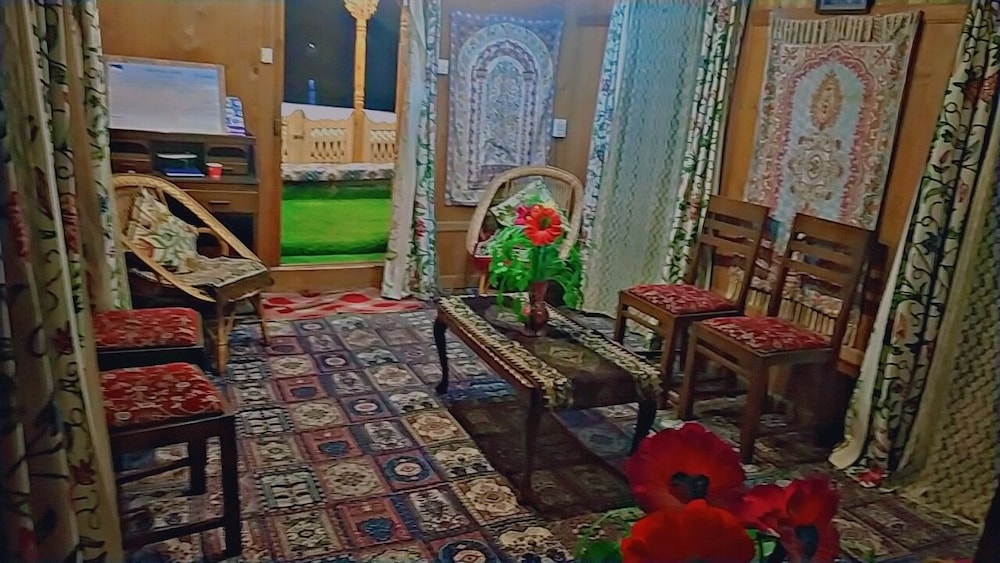 n mumbai group of house boat