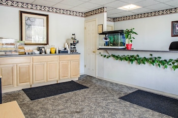 econo lodge bellefonte i 99