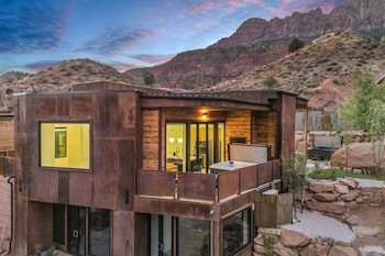 Zion Sage Suites,1066 Zion Park Blvd,3 star
