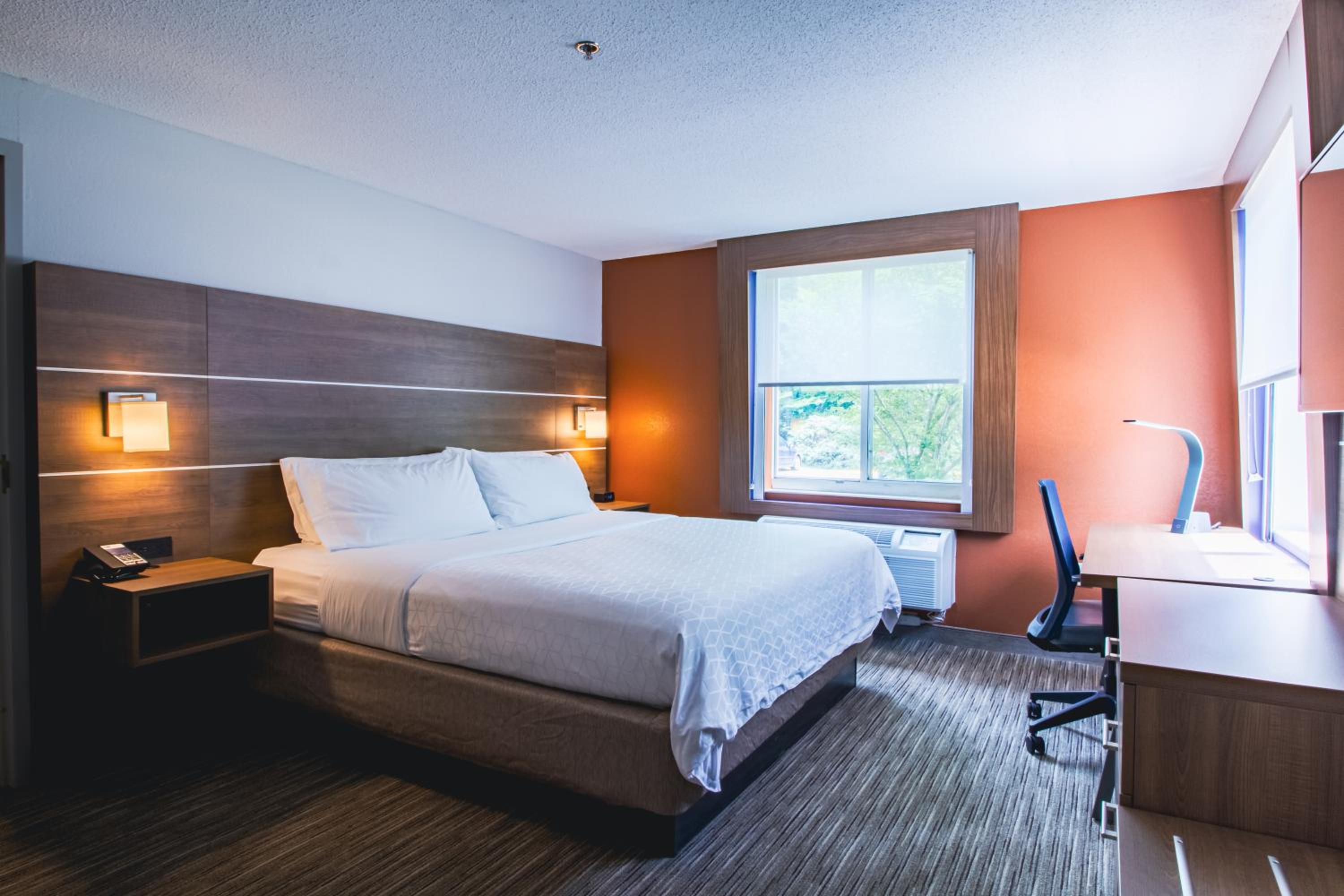 holiday inn express and suites lincoln east white mountains
