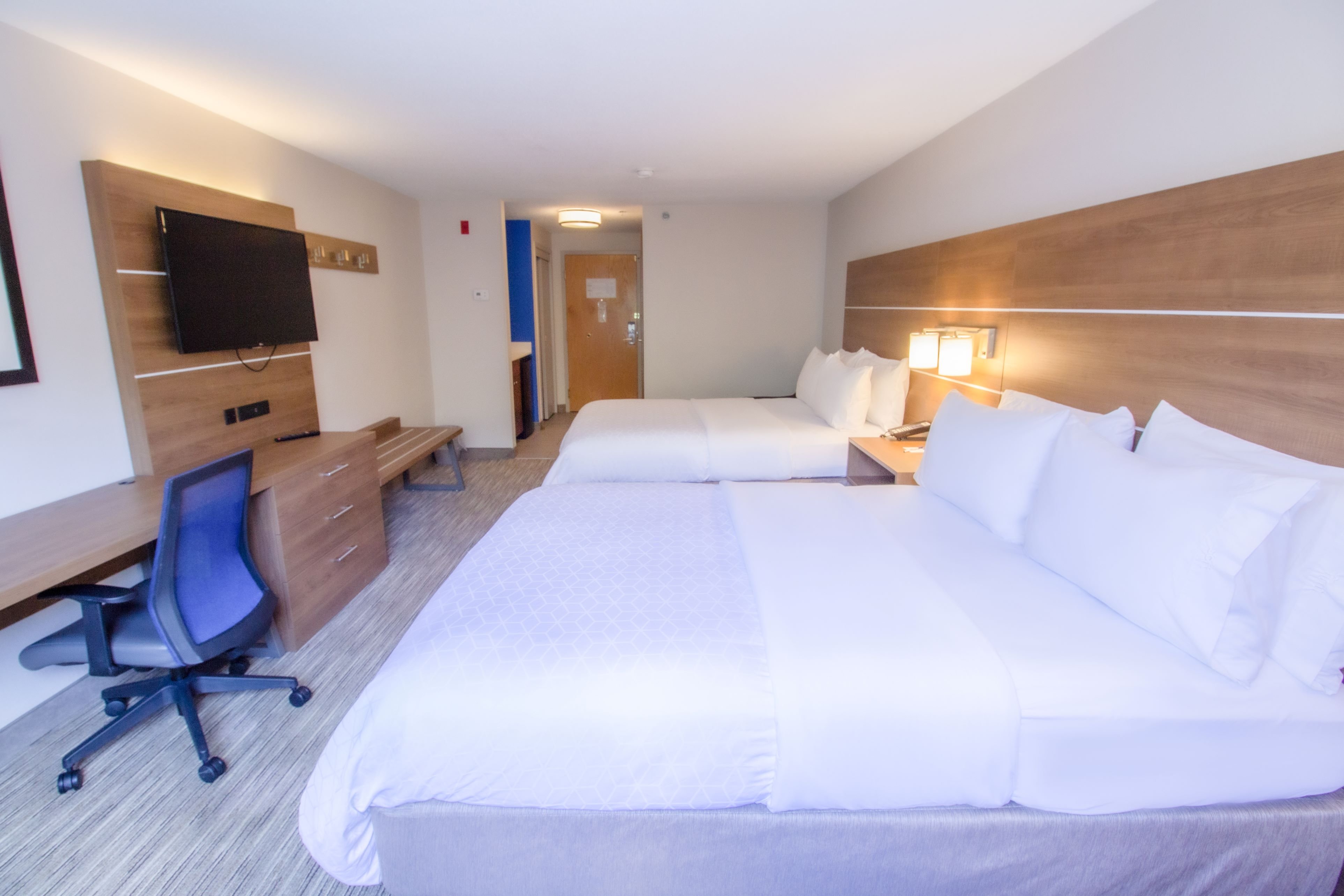 holiday inn express and suites lincoln east white mountains