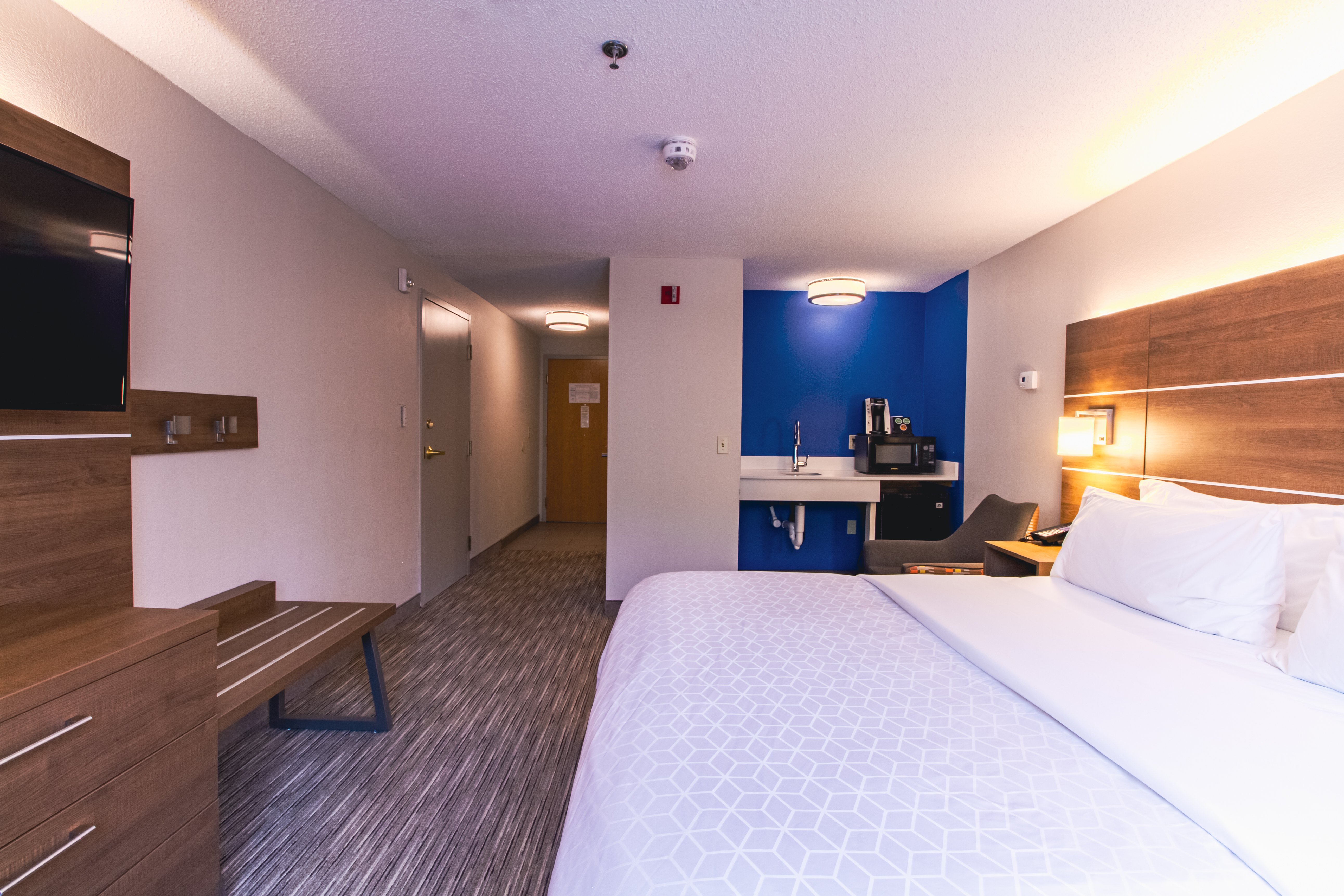 holiday inn express and suites lincoln east white mountains