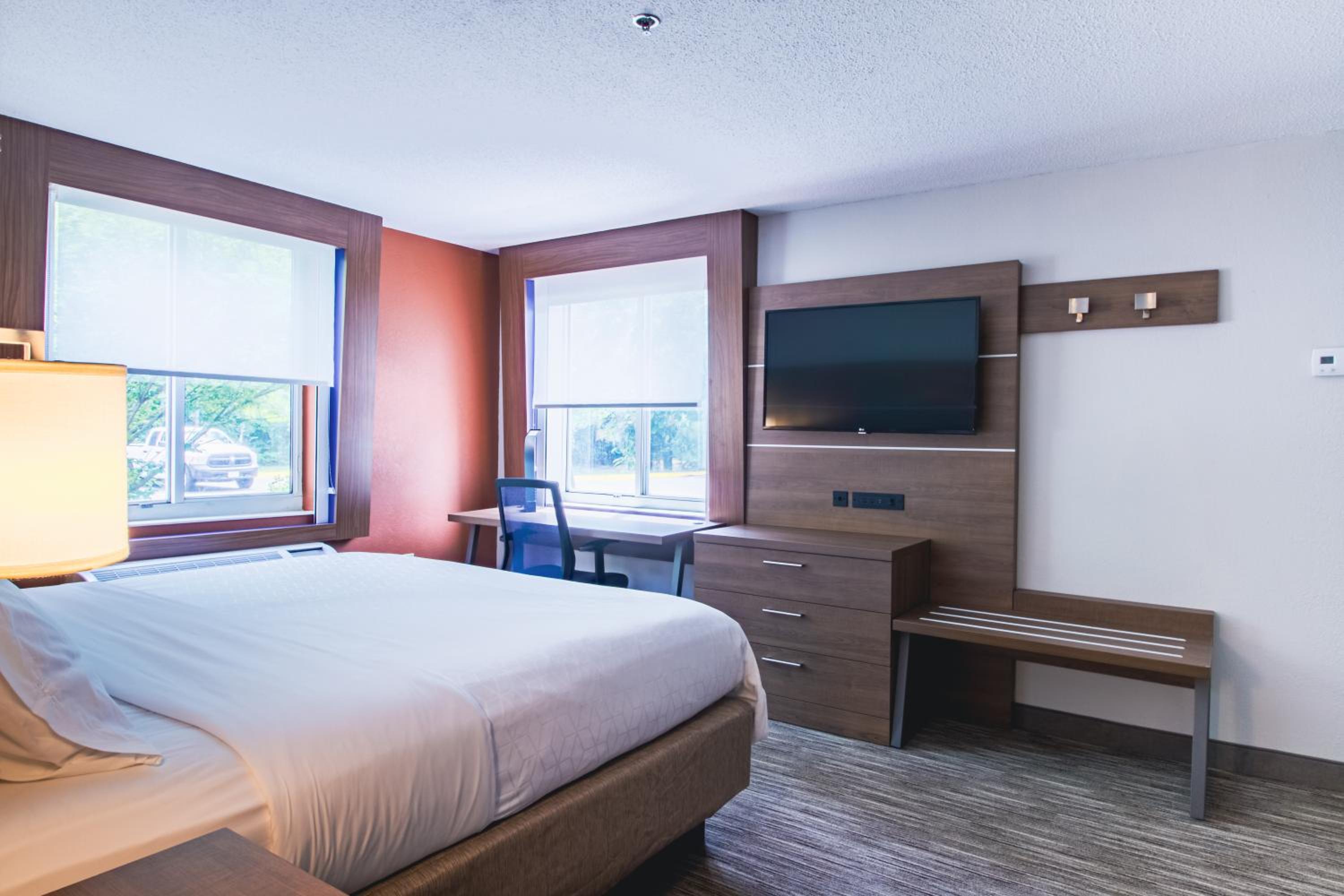 holiday inn express and suites lincoln east white mountains