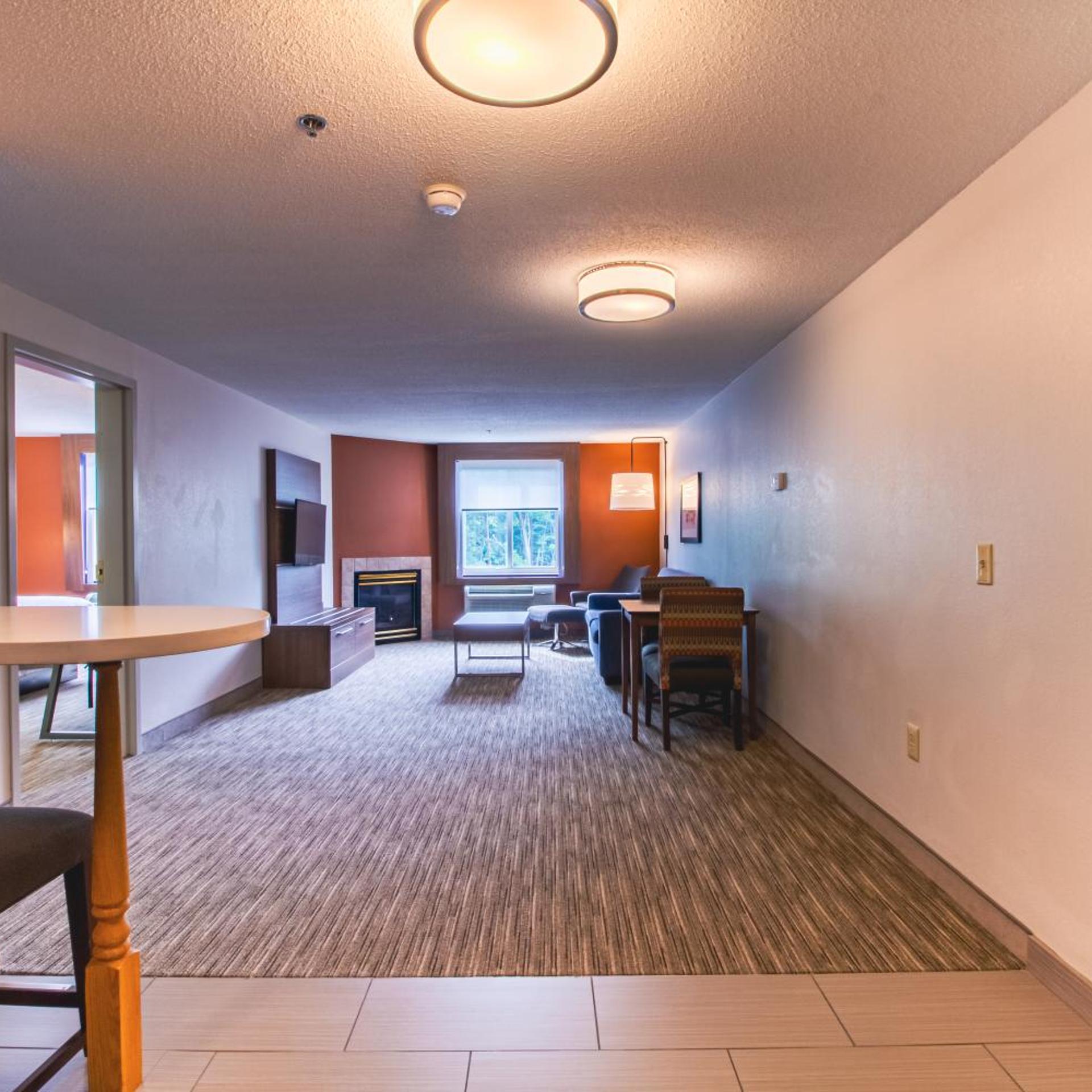 holiday inn express and suites lincoln east white mountains