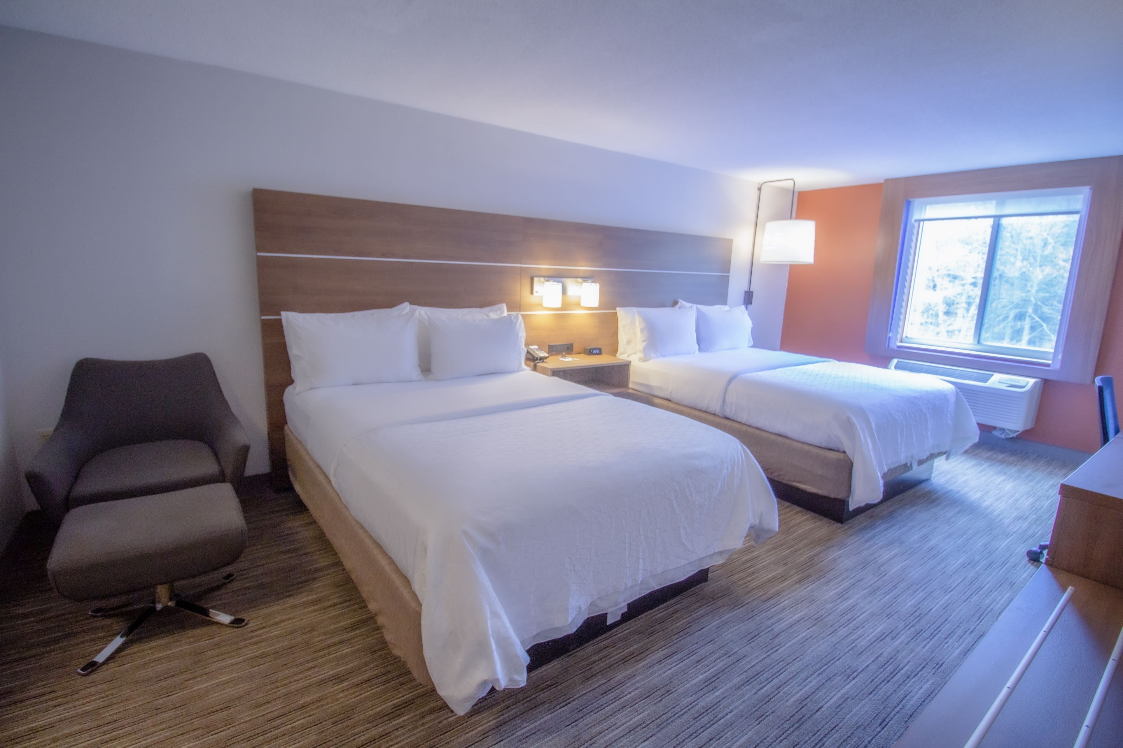 holiday inn express and suites lincoln east white mountains