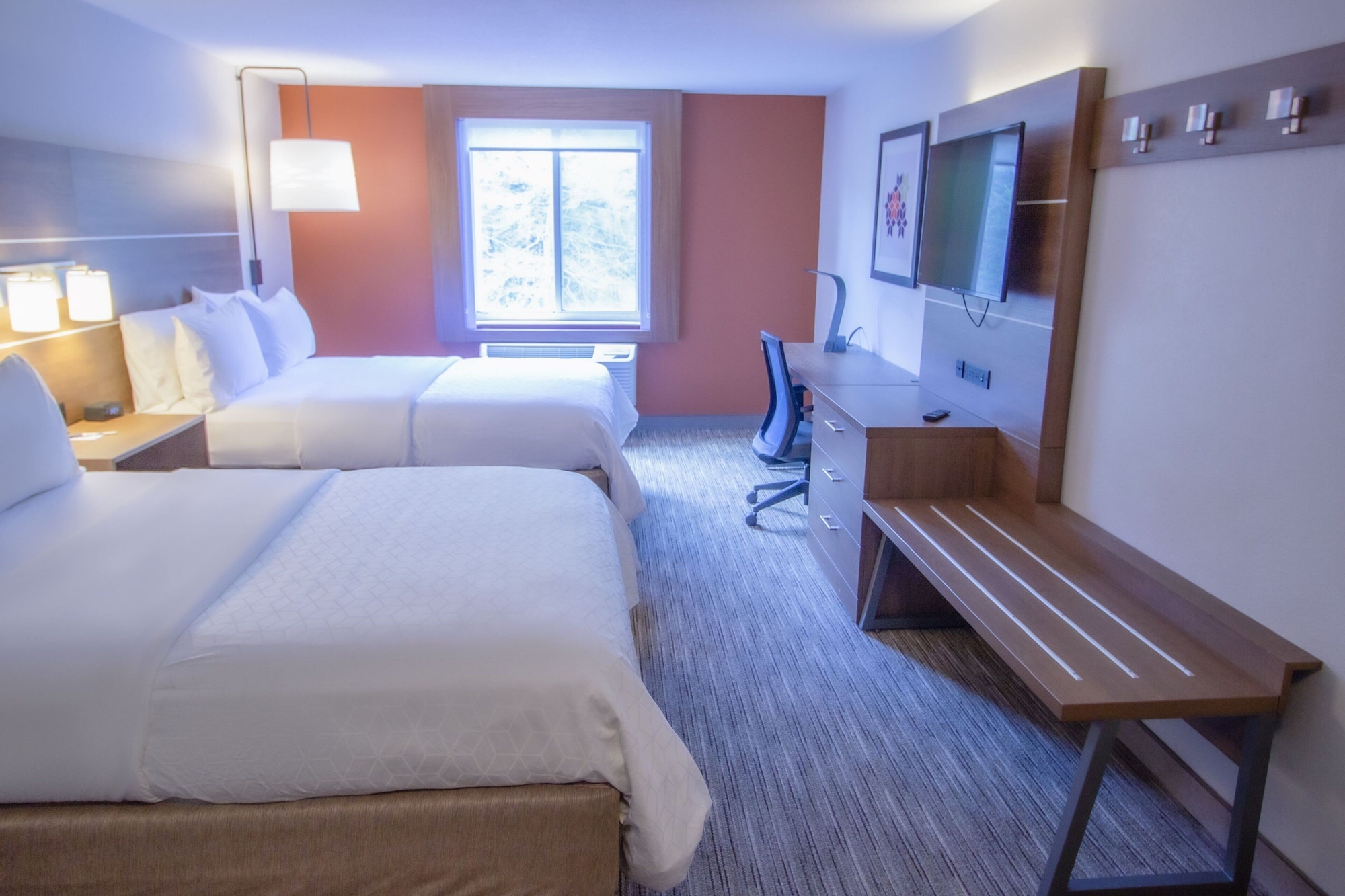 holiday inn express and suites lincoln east white mountains