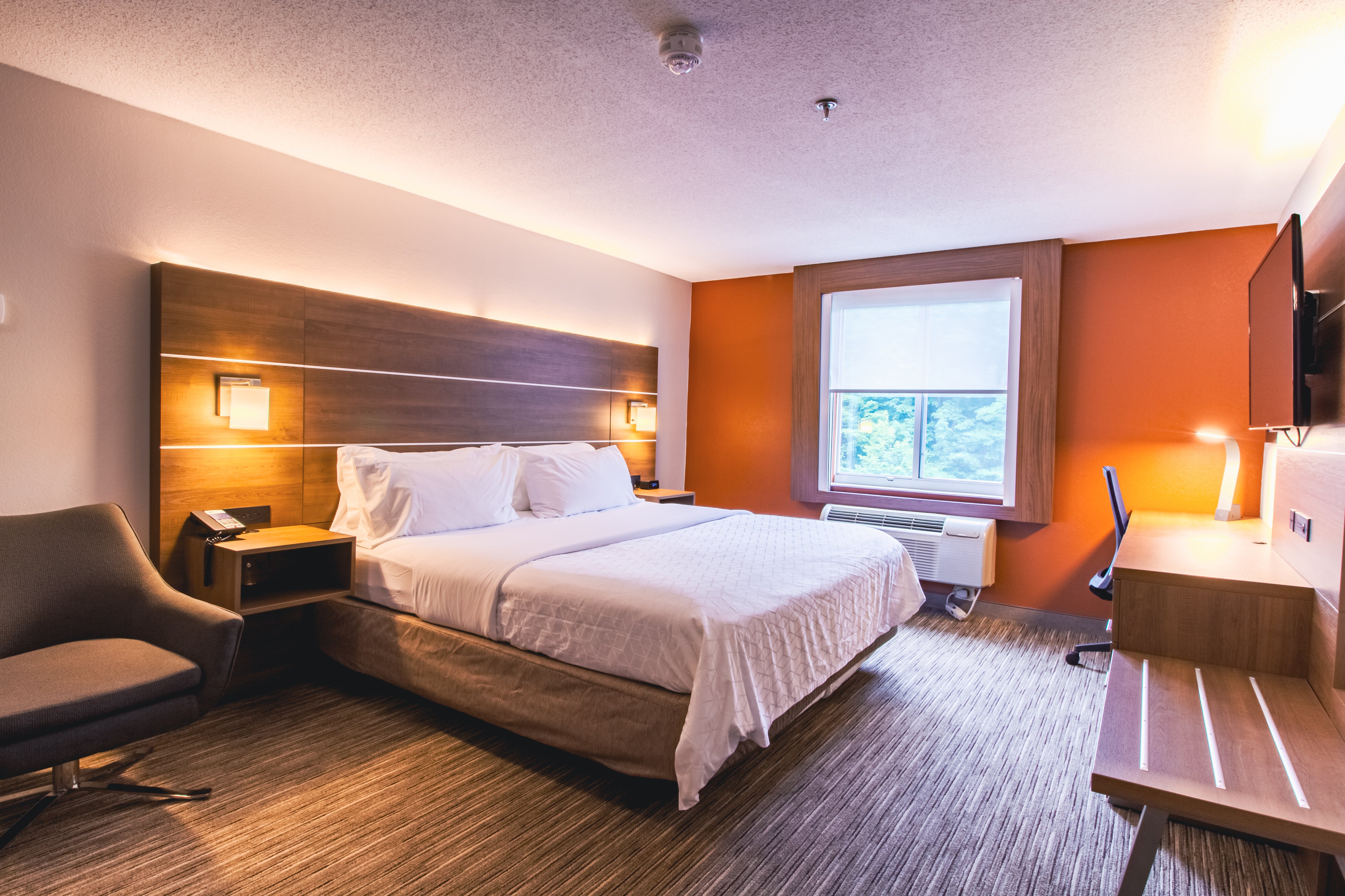 holiday inn express and suites lincoln east white mountains