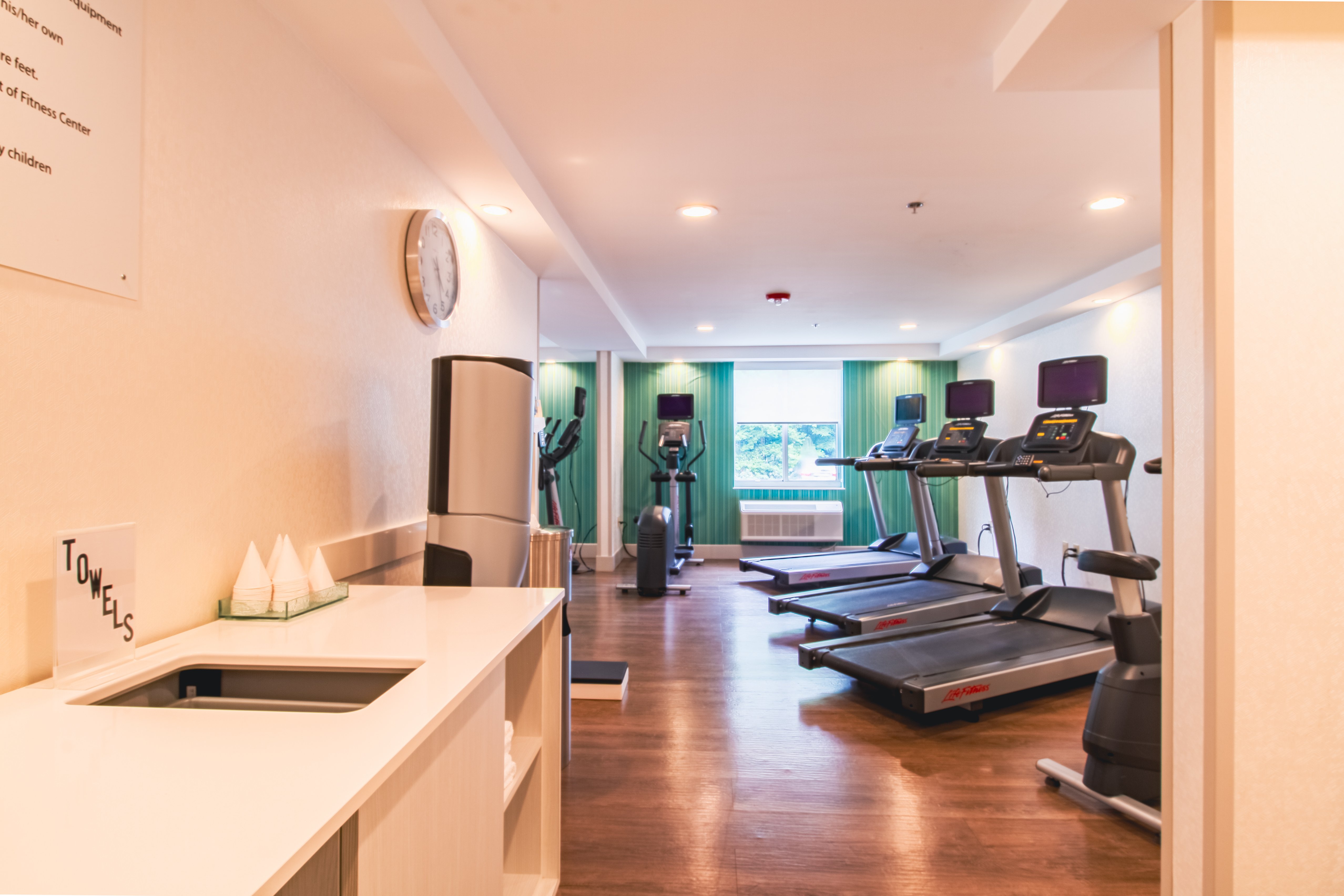 holiday inn express and suites lincoln east white mountains