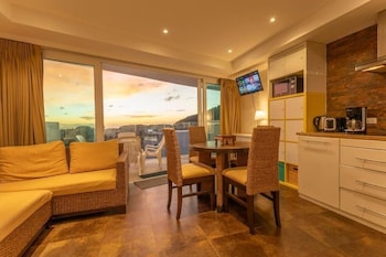 2br ocean view 1km to beach patong c129