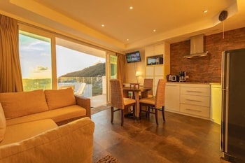 2br ocean view 1km to beach patong c129