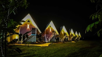 sakhi lakeview resort