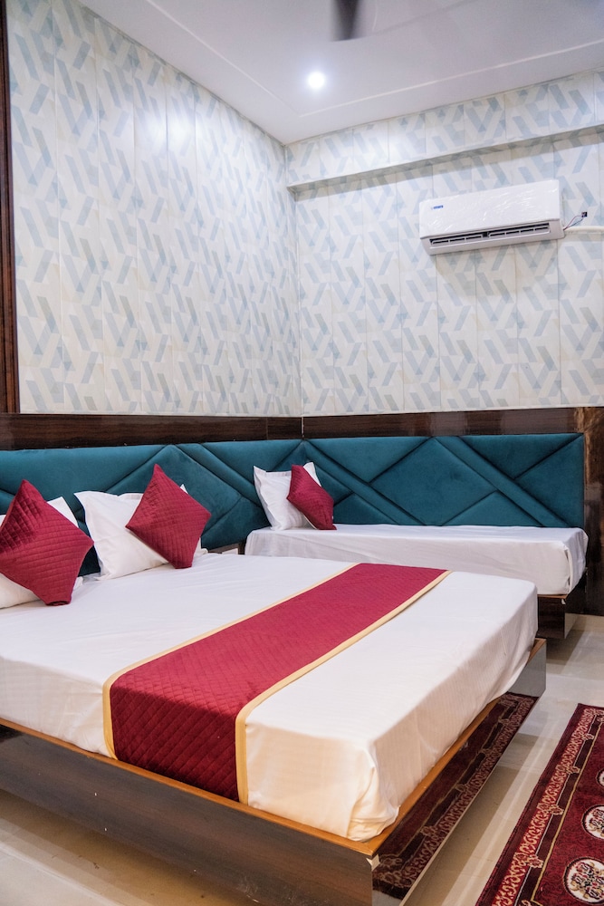 sr guest house
